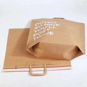 Customized Biodegradable Mailing Paper Express Envelope Kraft Paper Mailer Bags Tote Kraft Shipping Bag with handle For Clothing