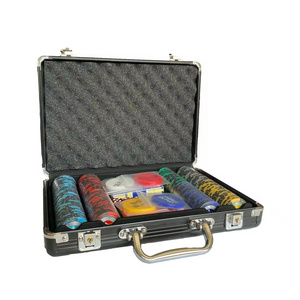 Professional 200pcs Ceramic Poker Chips Set with Convenient Storage Case for Casinos