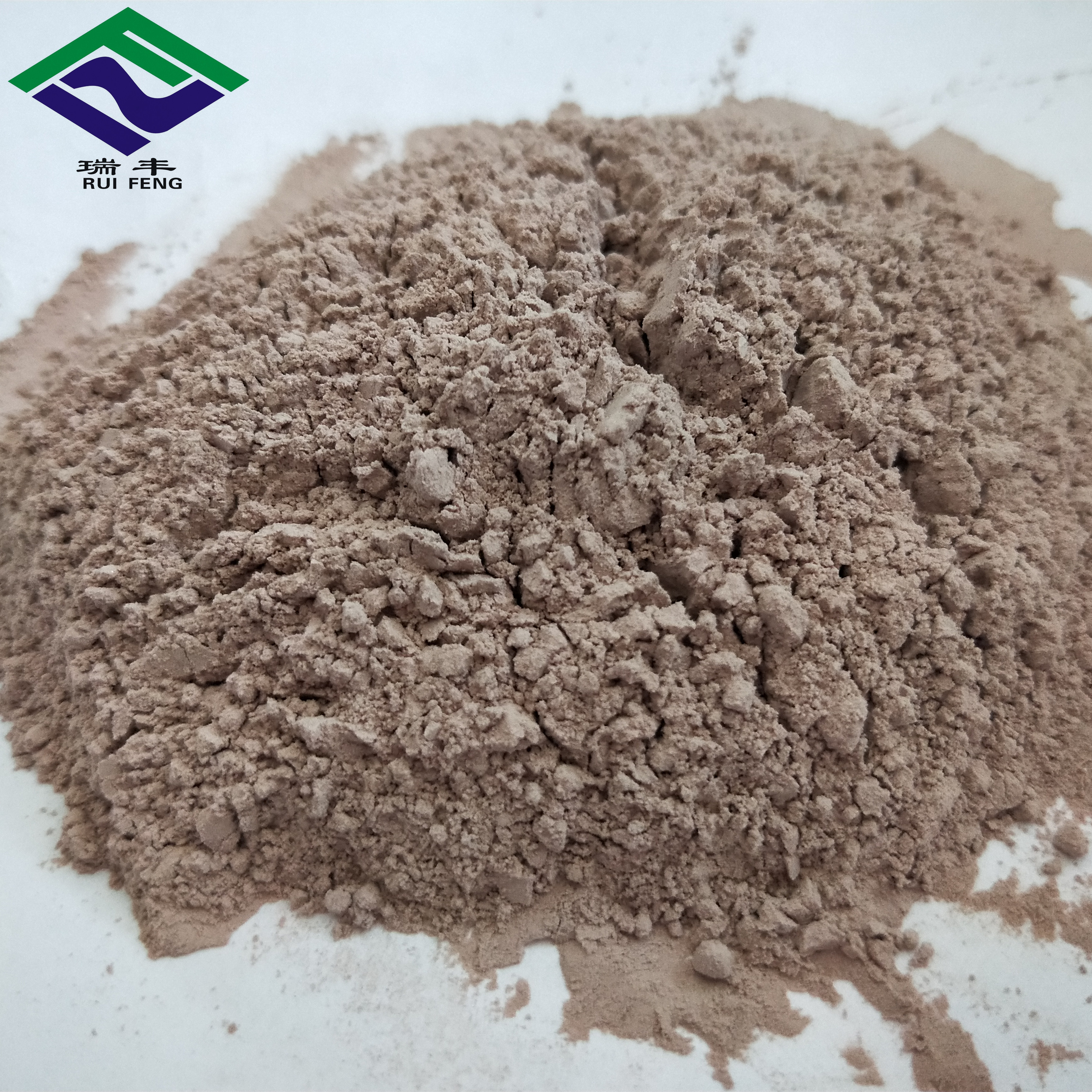 High viscosity bentonite for metallurgical pellet