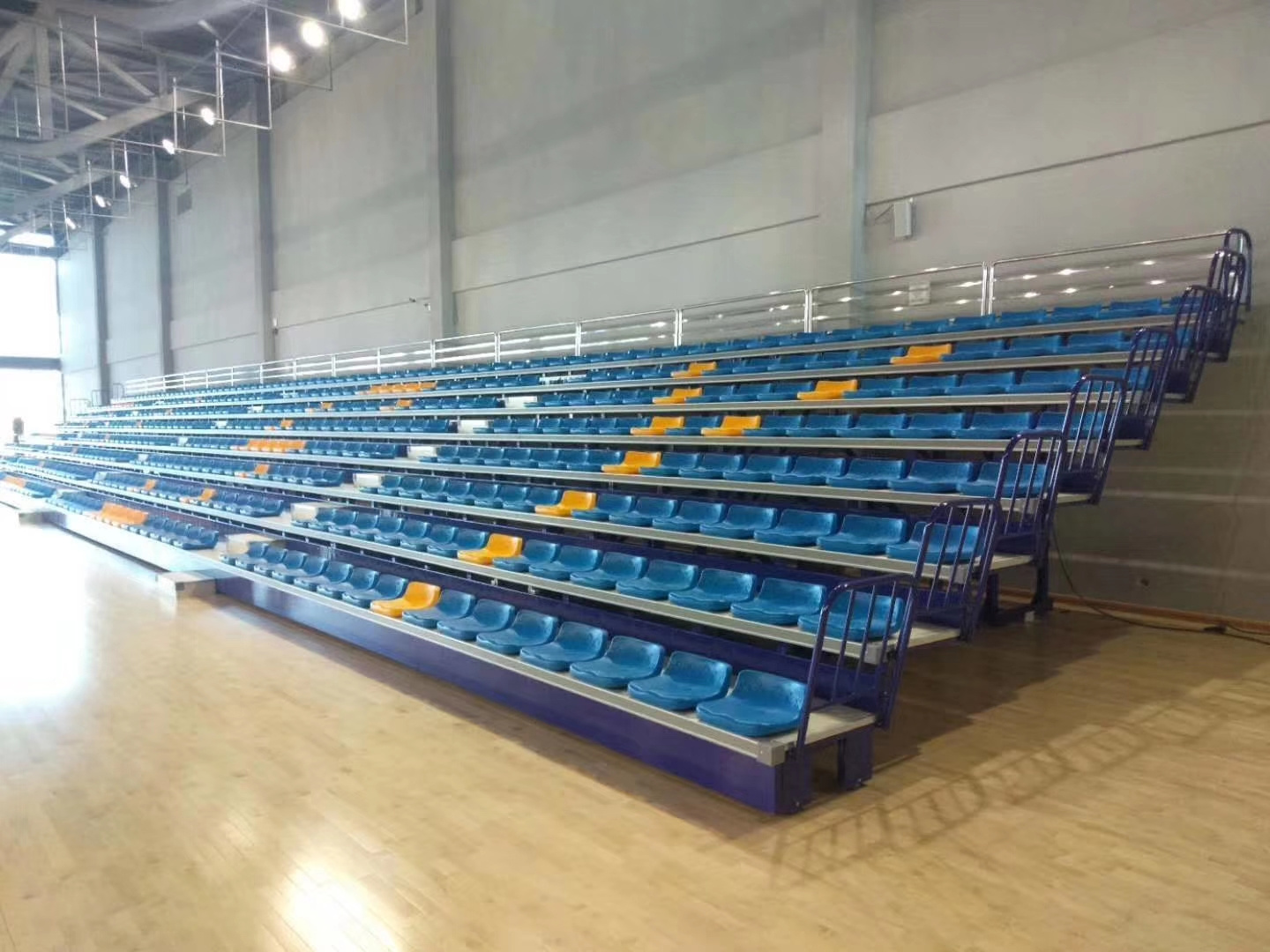 Factory Sport Retractable Bleachers with Stadium Seat HDPE corner Chair for basketball court , volleyball court,football court