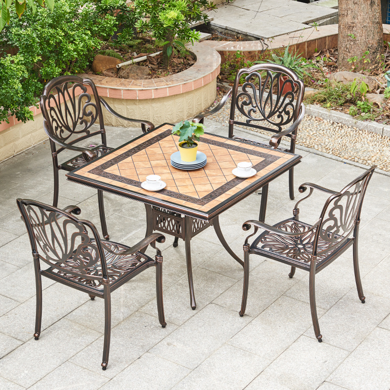 Best selling cast aluminium patio table and chairs luxury fashion mobili da giardino outdoor ceramics restaurant furniture set