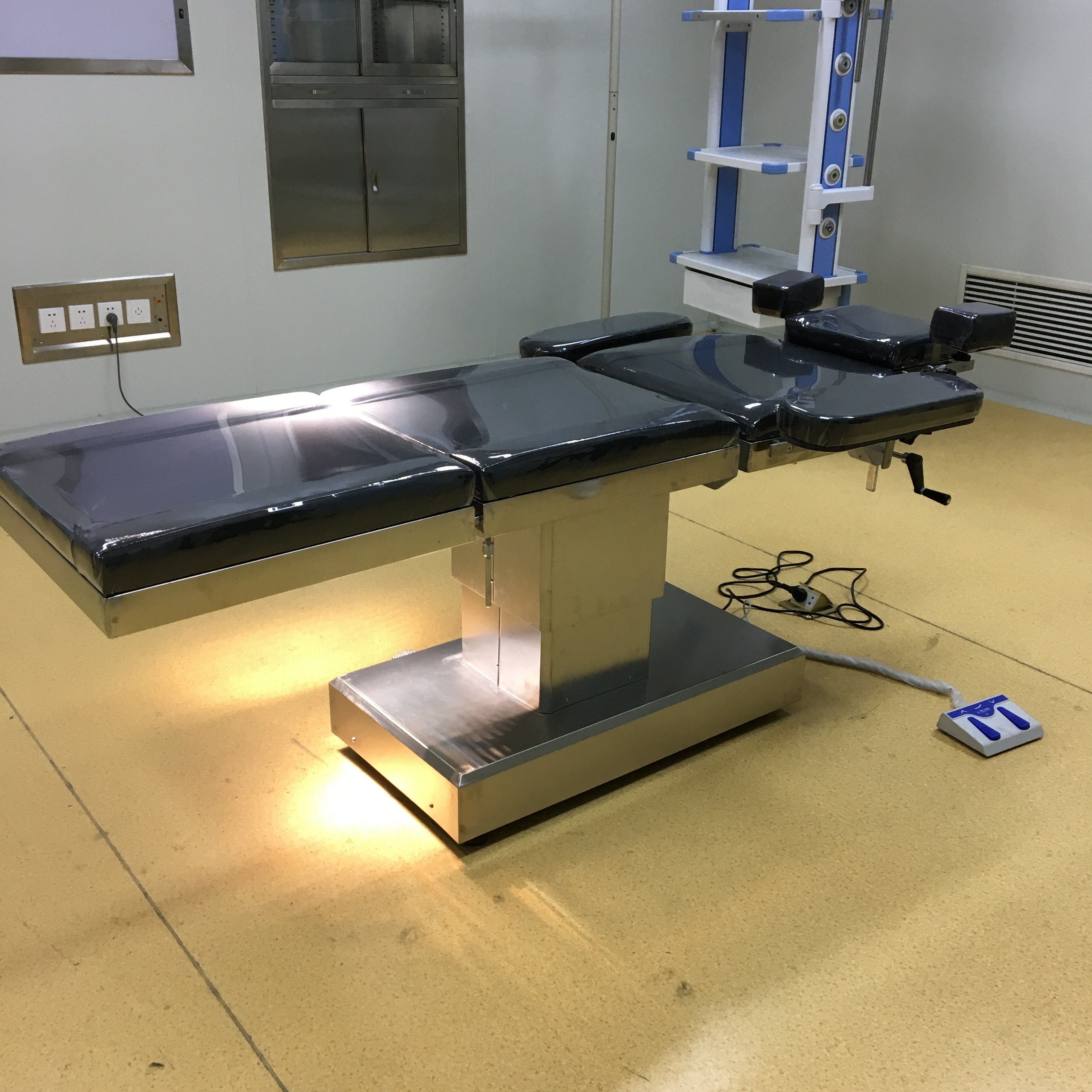 High-Quality Functions Electric Surgical Table Orthopedic Electric Surgical Bed Electric Operating Table For Gyno Exam