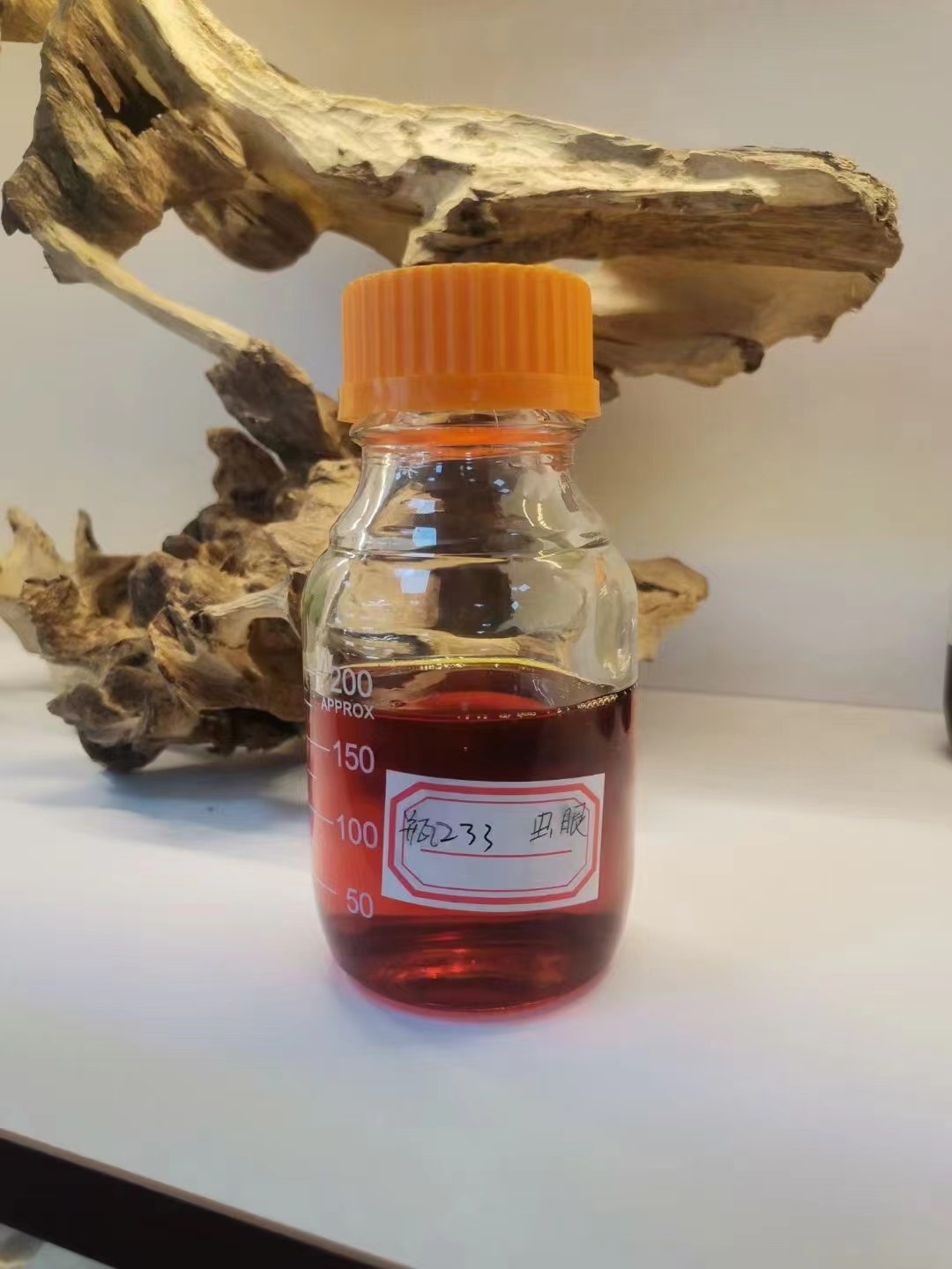 Guangxi Waiwei Sweet Oud Oil Wholesale Price Supplier Agarwood Essential Oil Organic For Perfume