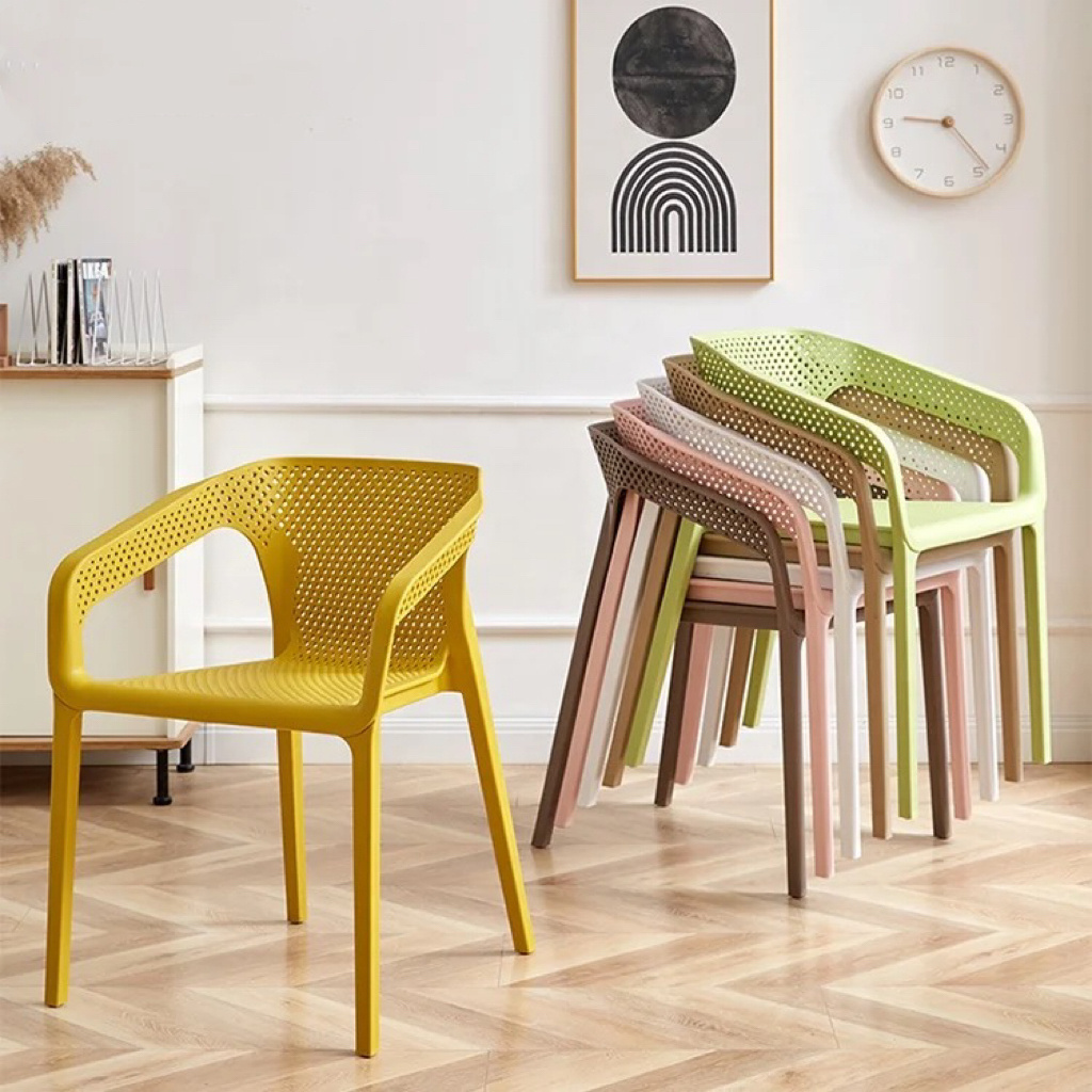 Wholesale Nordic simple dining room dining armchair desk plastic table chair modern stack able plastic dining chairs