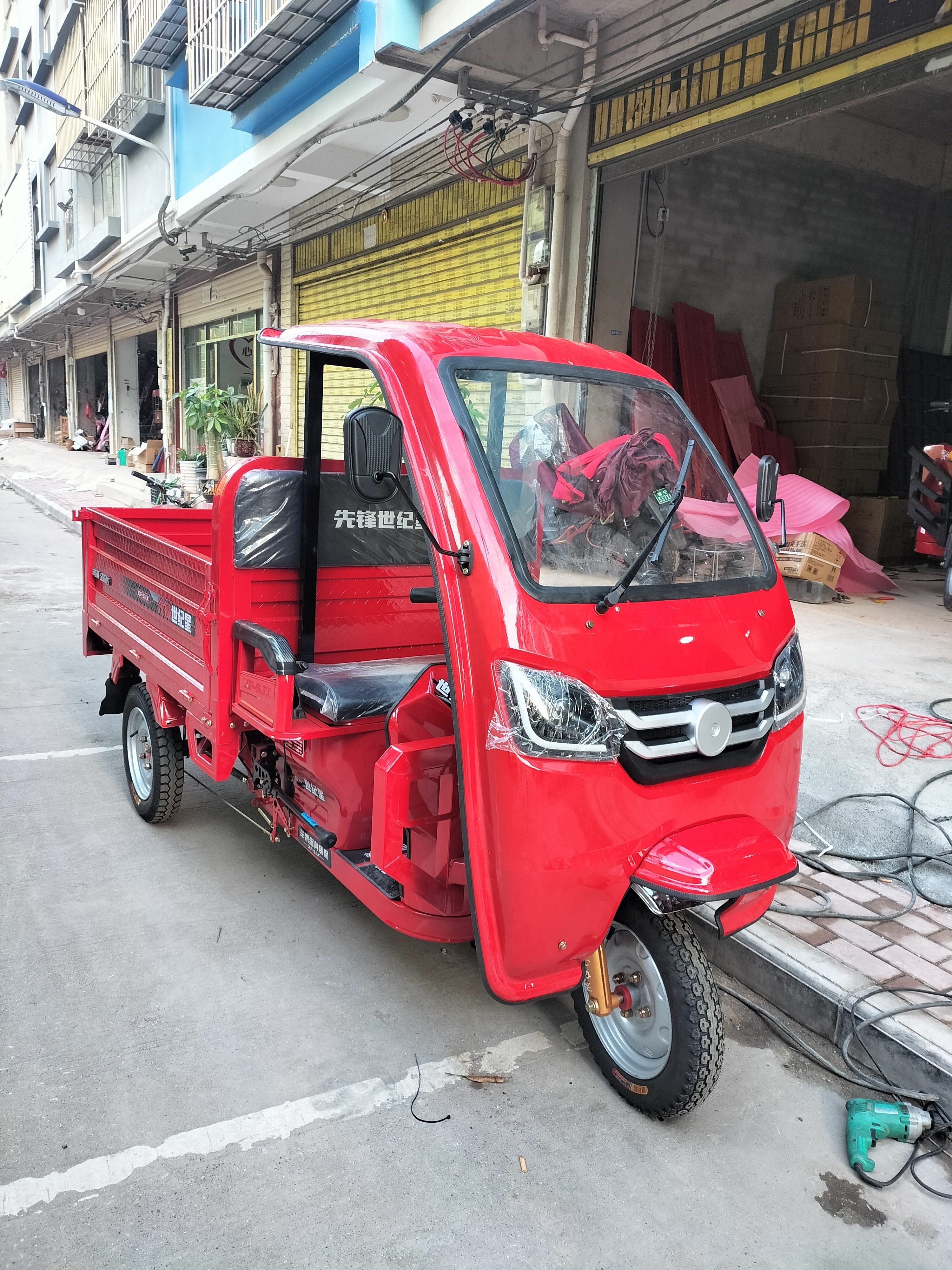 2024 Cheap electric auto rickshaw Power 3 wheel triciclo electrico rickshaw Cargo trike Electric bike with cabin for adulto