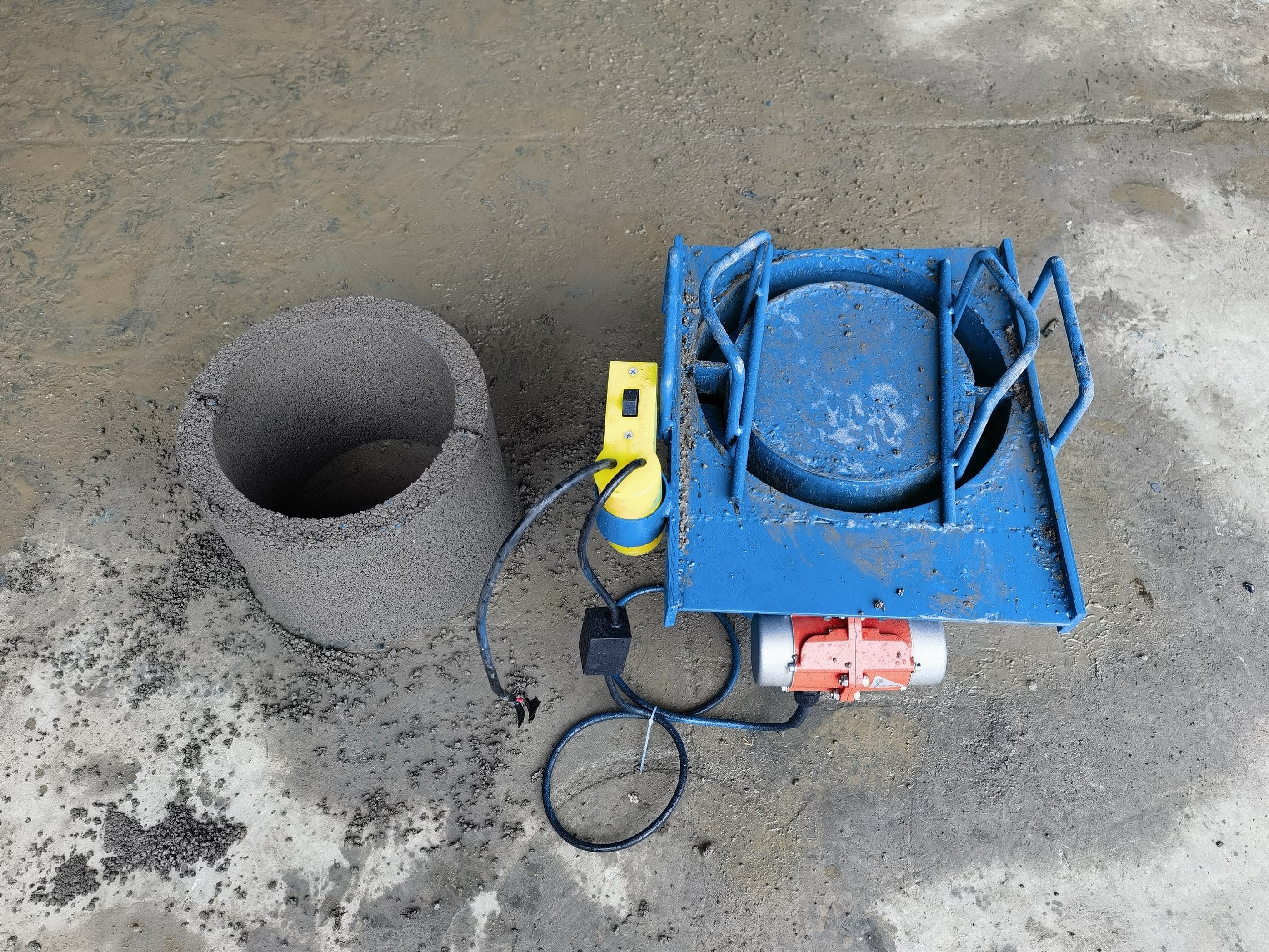 New Recommended Mini Electric Concrete Block Brick Making Mould Produce Paving Brick Small Manual Cement Baking-free Brick Molds