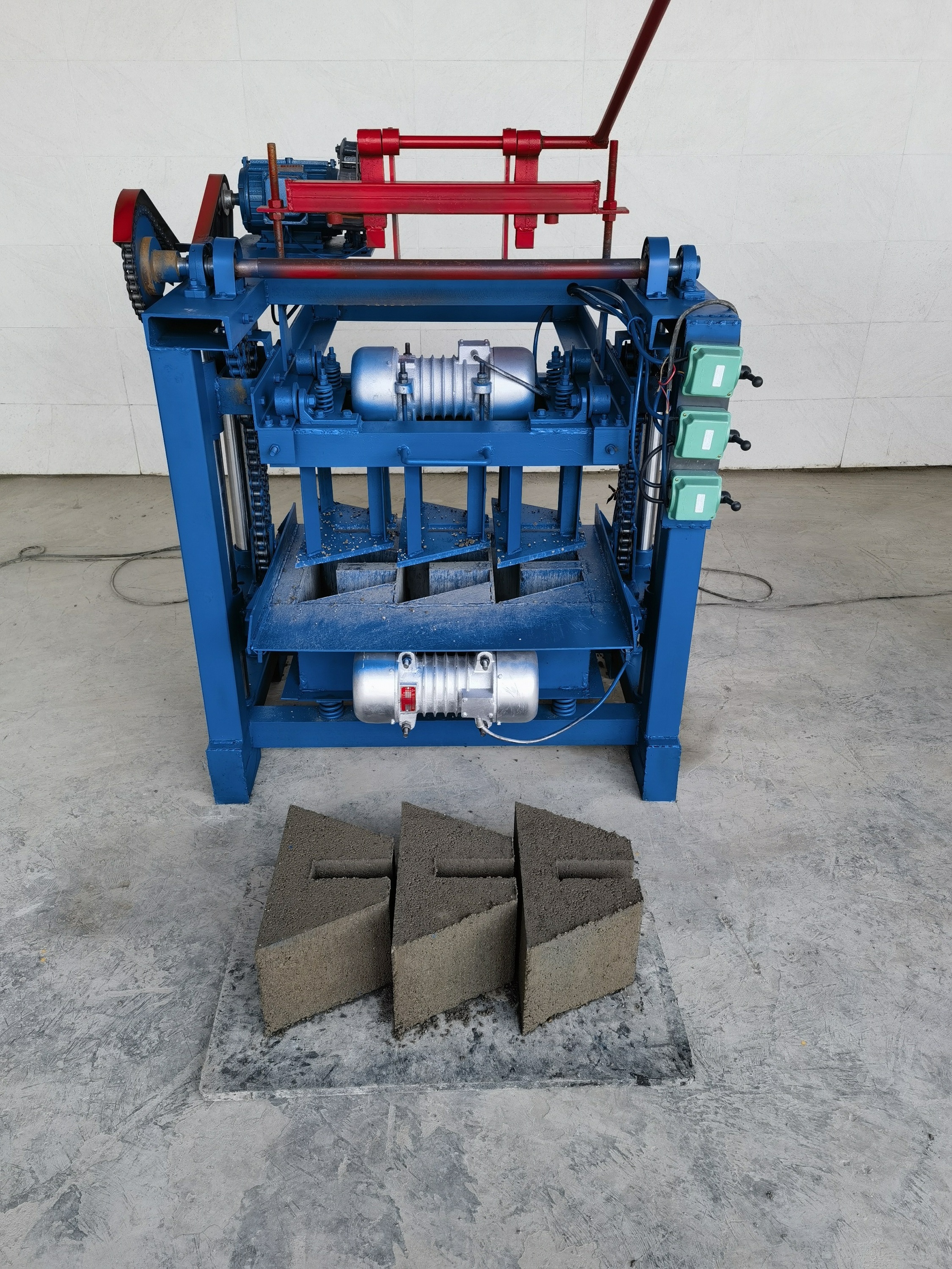 construction tools and equipment KM4-35 Semi-automatic Concrete Block Machine Produce 400-150-200mm LWH three-hole hollow bricks