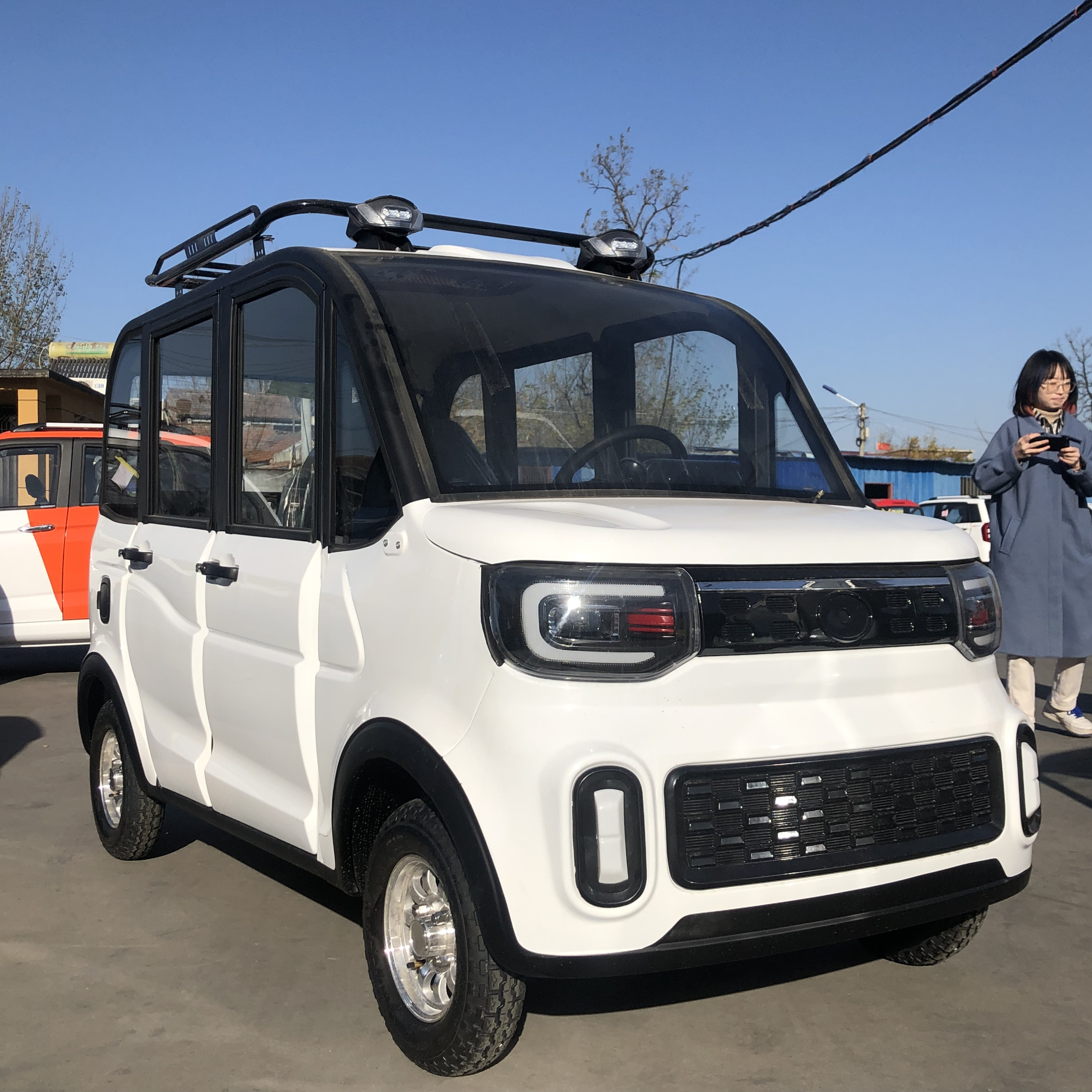 LCM 2-door four-seater mini electric car/Mini Ev Electric CarJX039