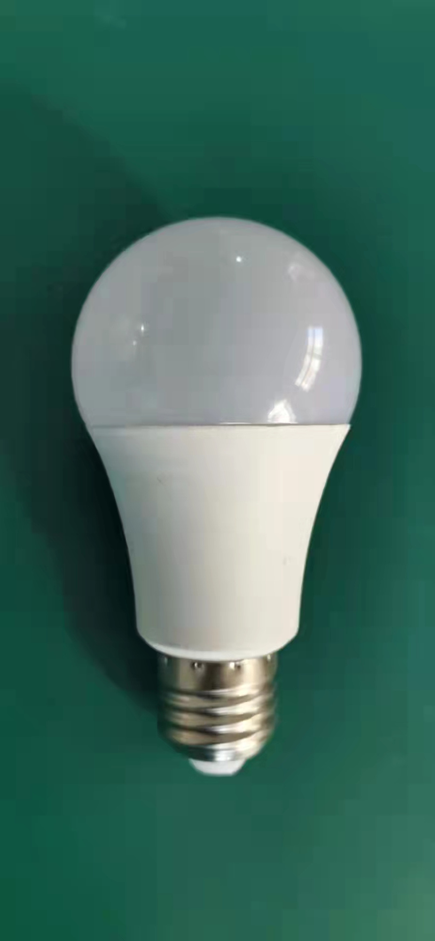 High Lumens Indoor LED A Bulb with E27 or B22 Base from 5w to 22W Input AC165-275V