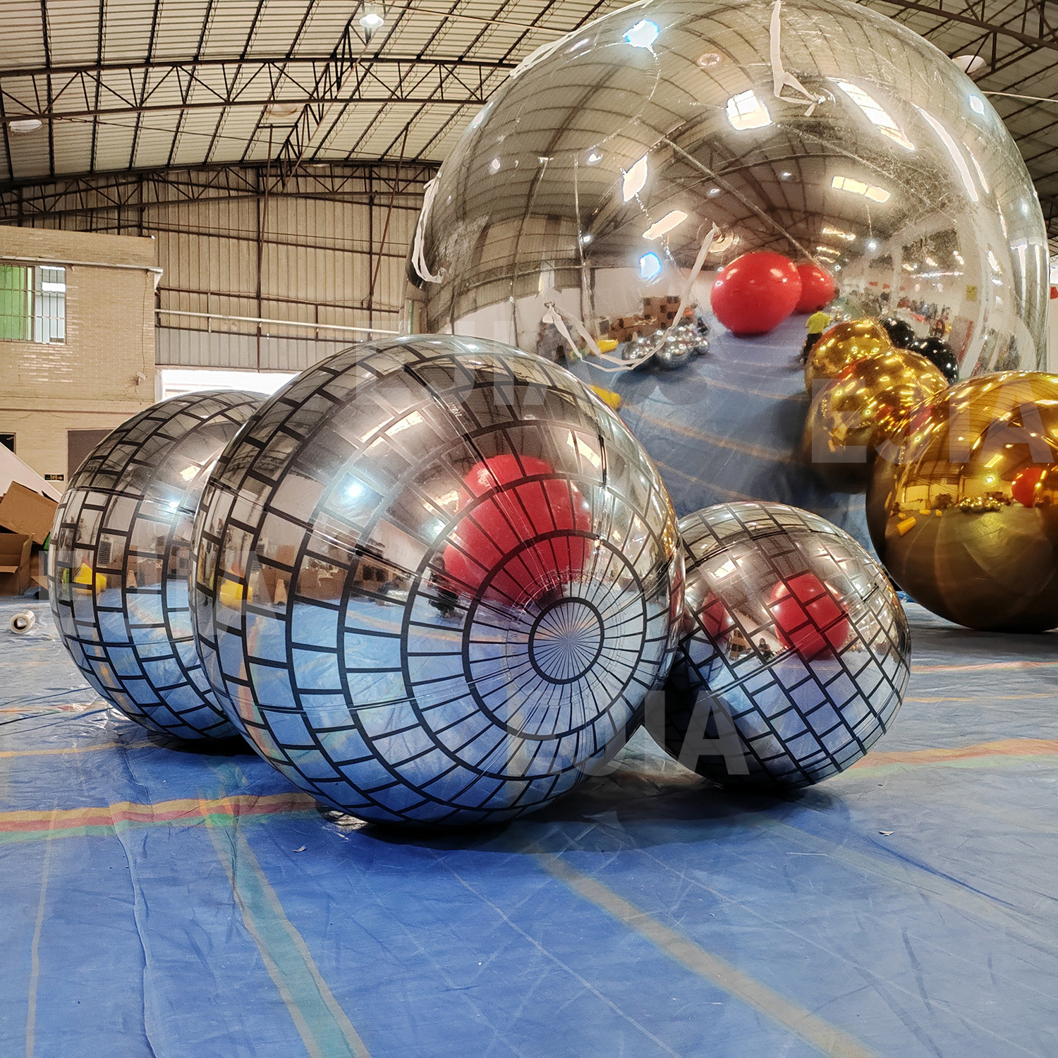 Large Balloon Pvc Shiny  Inflatable Sphere Disco Ball Reflection Christmas Giant Inflatable Silver Mirror Ball