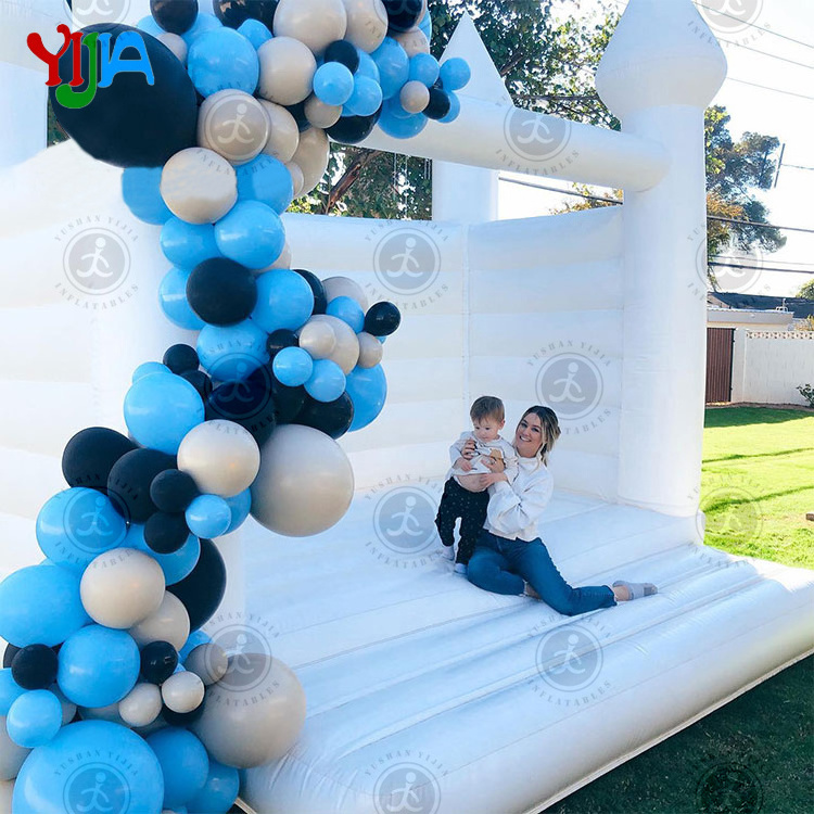 High quality Hot sale Outdoor Commercial Bouncy Castles Moonwalk Inflatable Games White Jump House For Party Rental