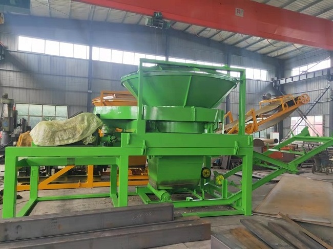 Commercial mobile wood shredder pallet grinder chipper branch sawdust stump grinder tree root branch crusher removal machine