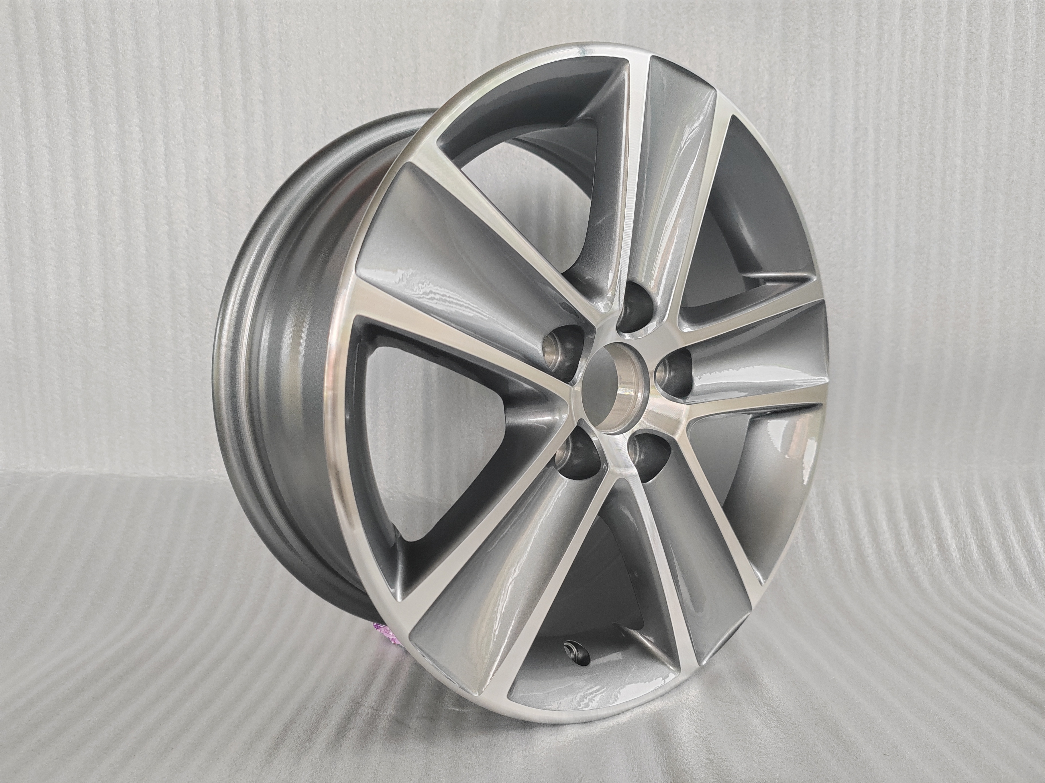 Factory manufactures 14 inch 5 Holes Gun gray machined face Aluminum alloy wheels High quality passenger car wheel Rims For Sale