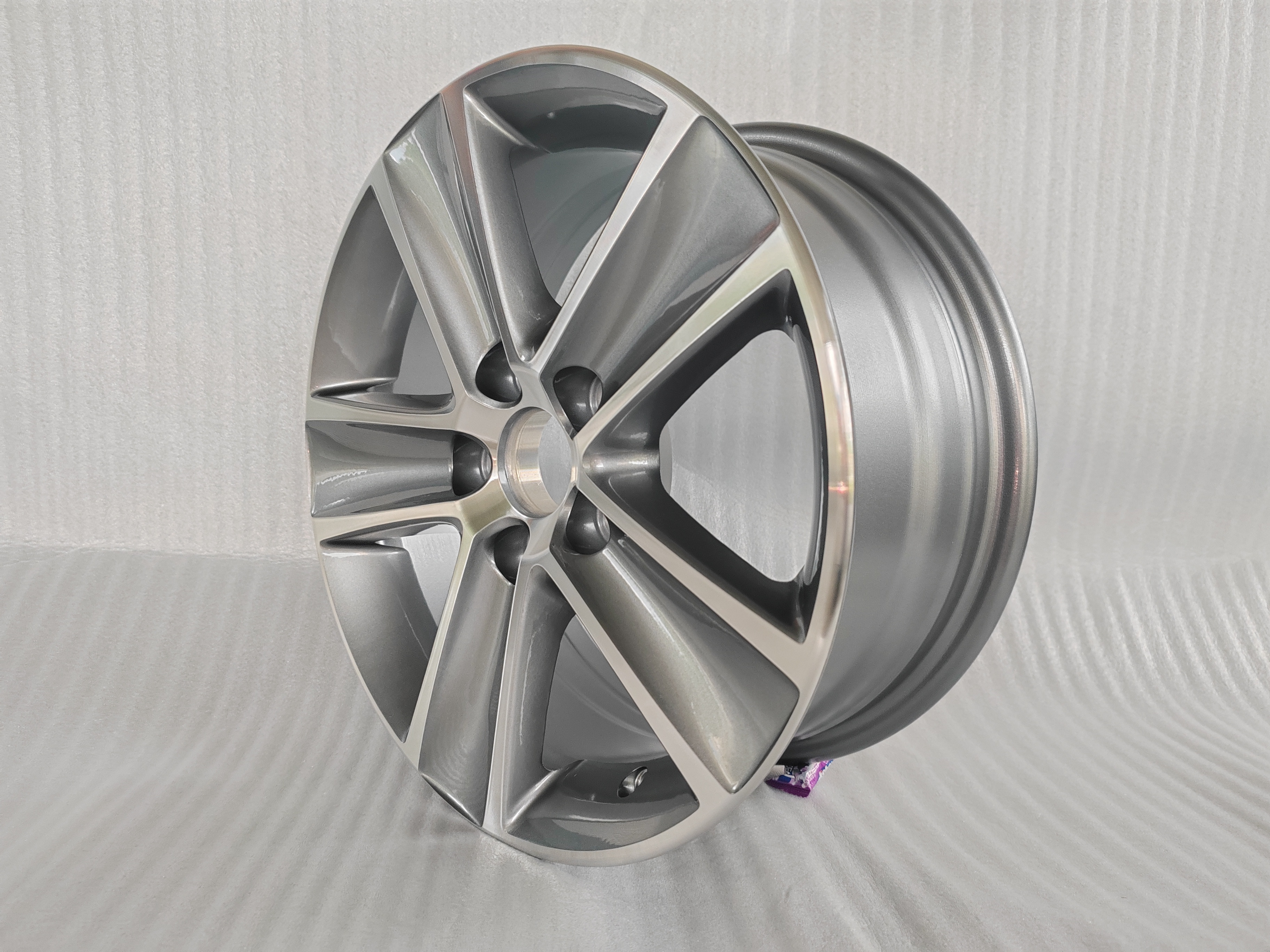 Factory manufactures 14 inch 5 Holes Gun gray machined face Aluminum alloy wheels High quality passenger car wheel Rims For Sale