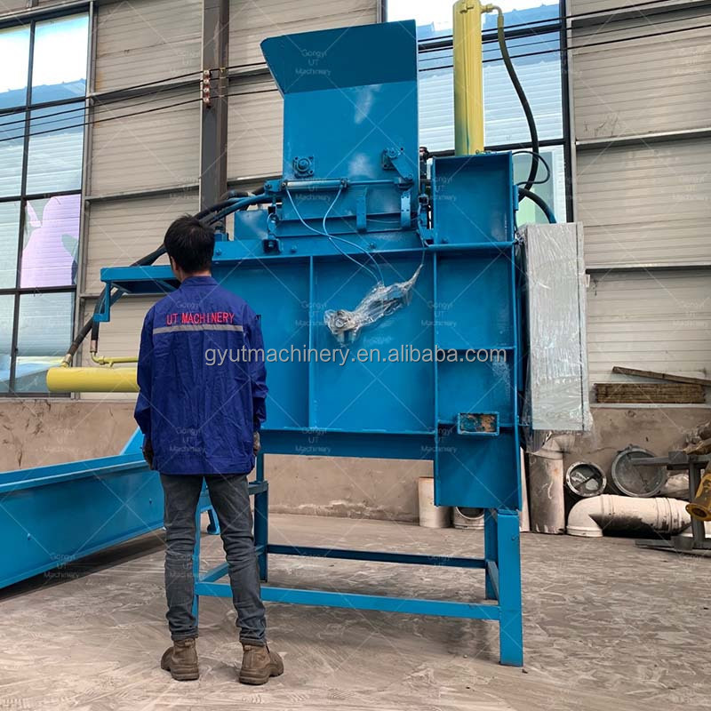 2024 New design automatic hydraulic 1kg per bag wood shaving sawdust bagging press baler packing machine for horse bedding