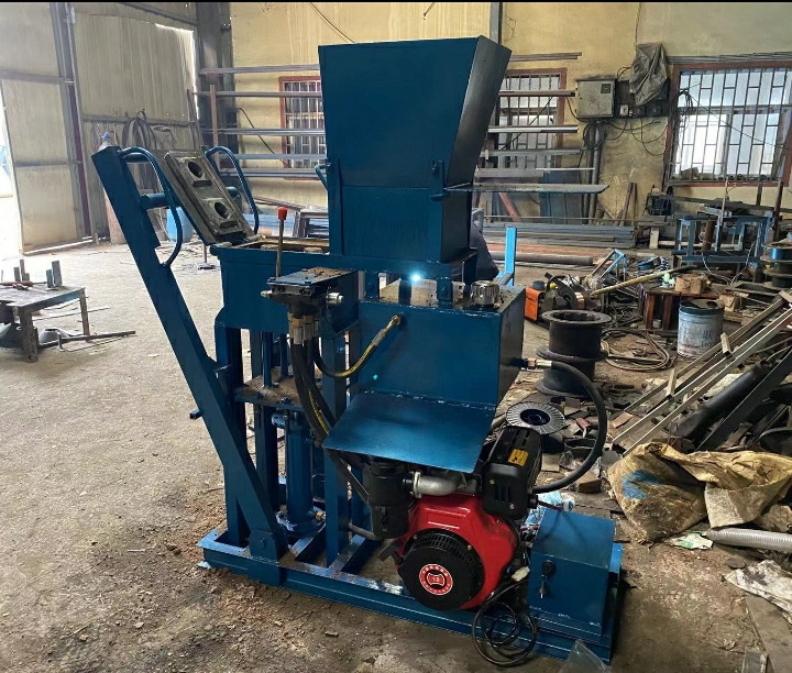 Industries Machines of Brick Machine Small Scale Brick Cement Hollow Block Making Machine Small Diesel Engine