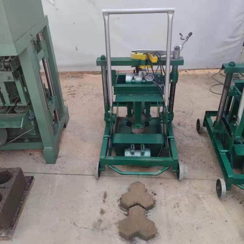 Hand press 2 blocks diesel mobile  brick making machine Xinda Hollow solid pavement cement concrete for sale