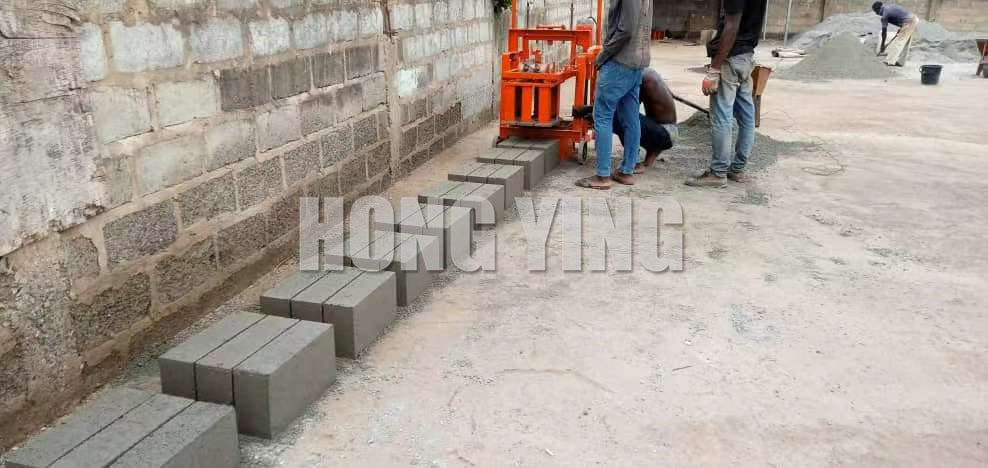 QMY2-40 concrete simple walking movable hollow block brick making machine