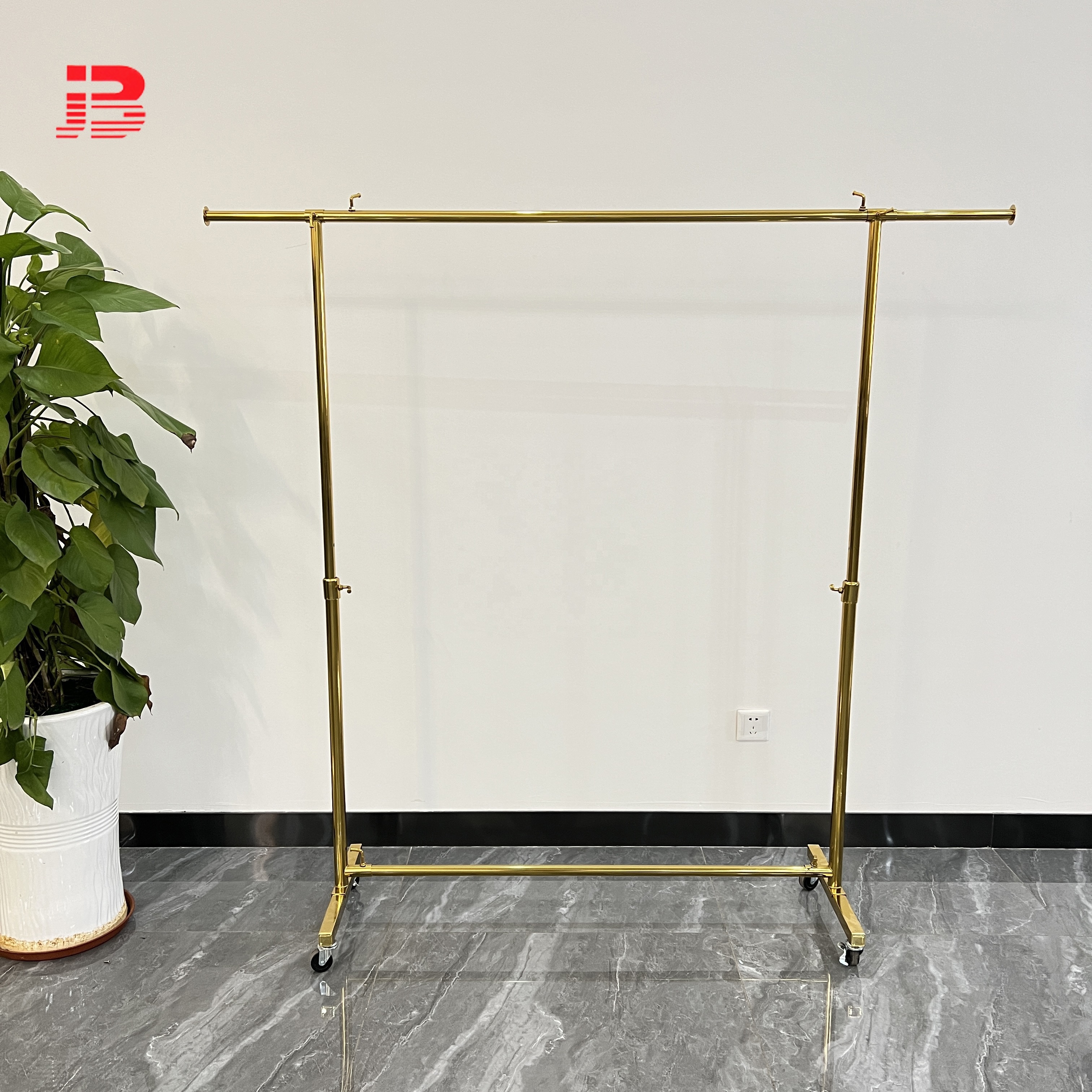 Metal Garment Display Rack Golden Clothing Display Stand For Shop