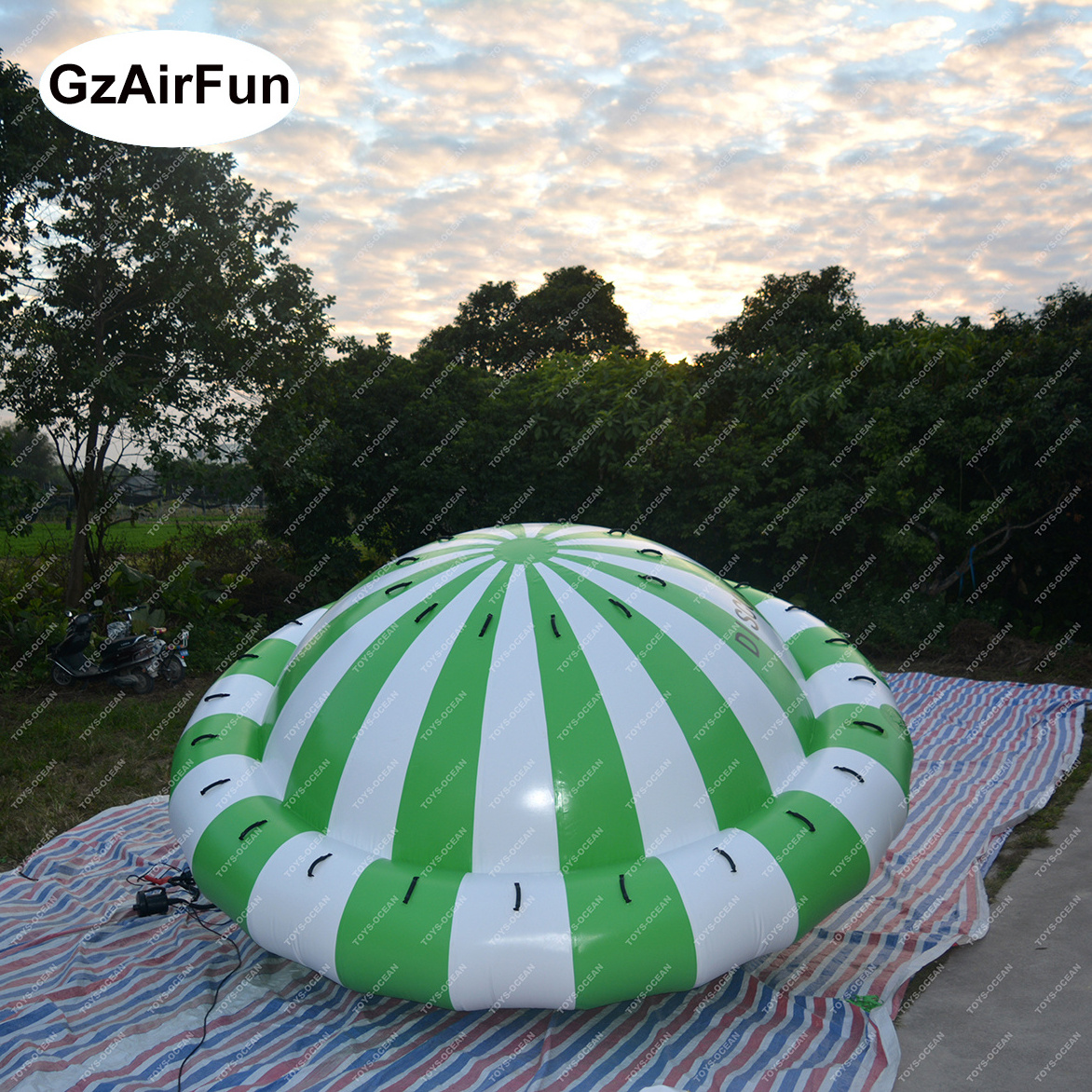 2023 new Inflatable Disco Boat Crazy UFO Inflatable Flying Boat For Water Sport Game