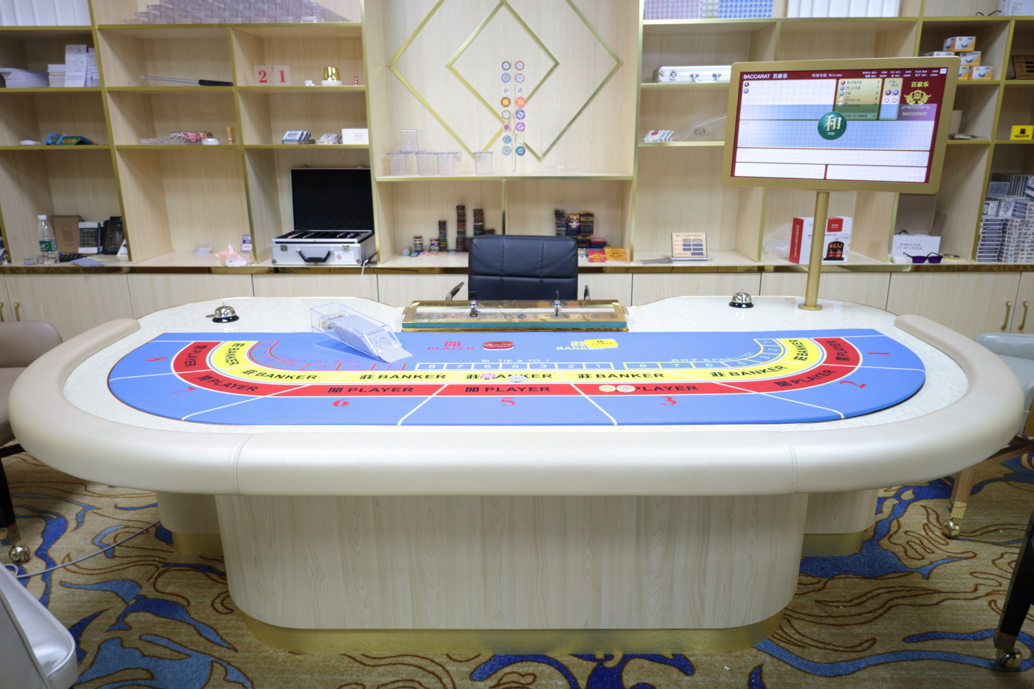 Wholesale High Quality Accept Customized Oval Wood Poker Table Set For Casino Table De Poke