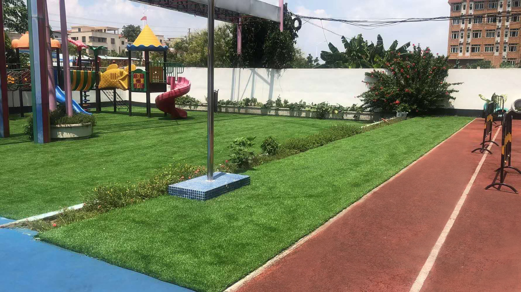 Hot selling  Non-infill football grass artificial landscaping turf high quality and non toxic good for children