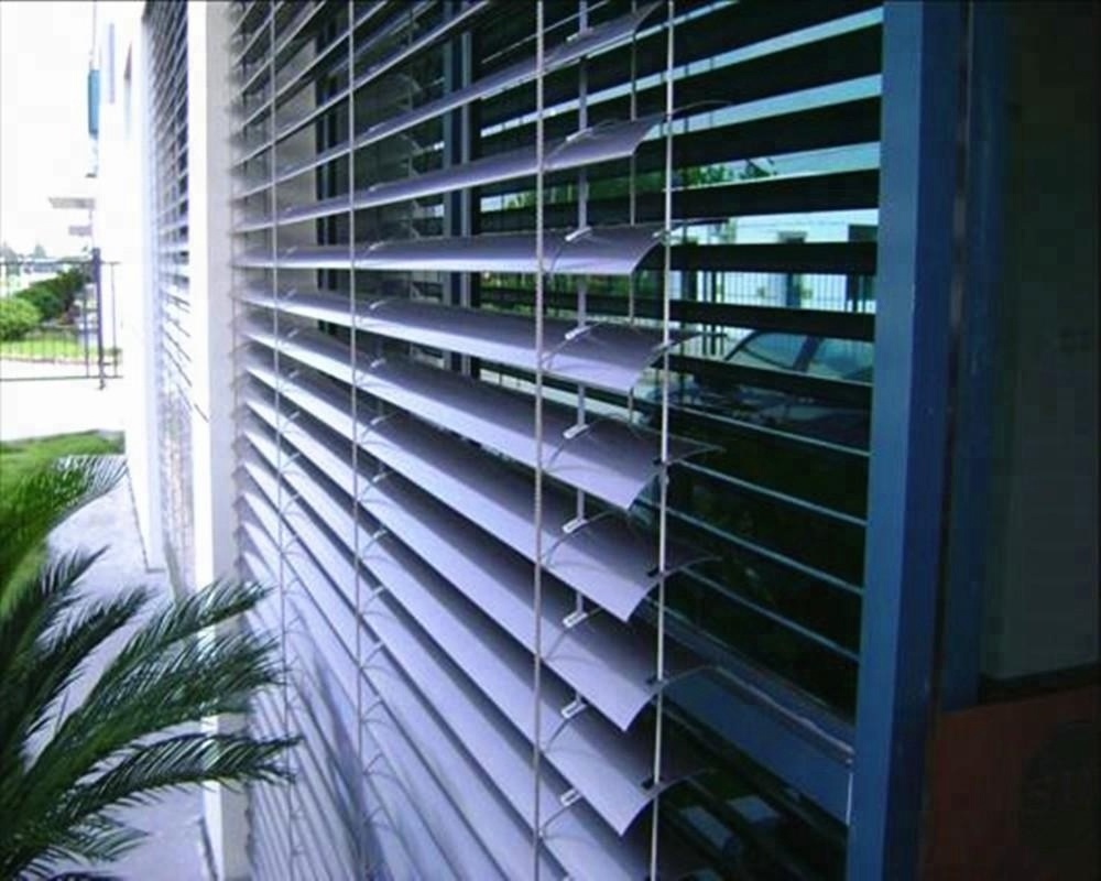 2021 wholesale Aluminium Motorised Sun Shades Louver 2.0mm Thickness Louver Curtain Wall sunshade door sunscreen louver