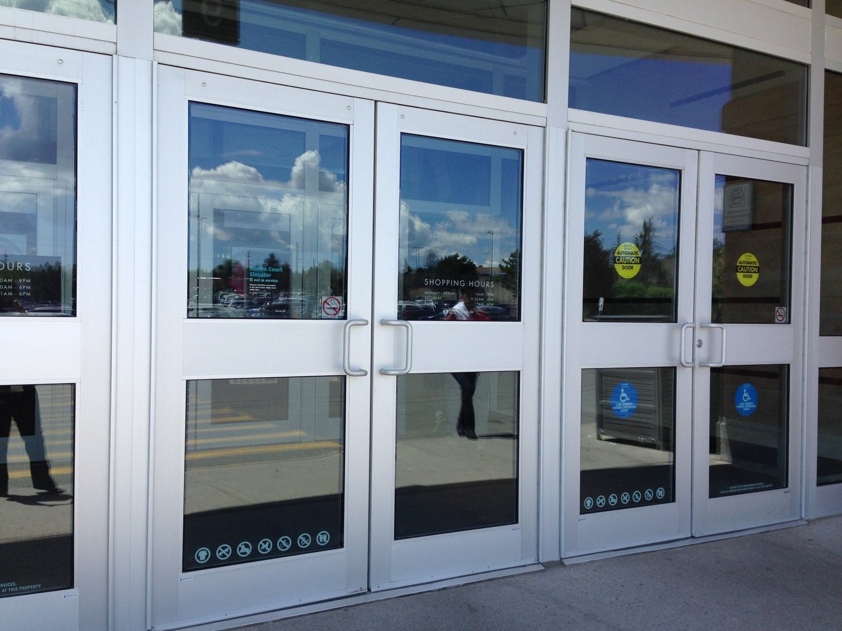 Aluminum Glass Commercial Modern Graphic Design Glass Door Security System Retail Store Glass Front Door 5 Years