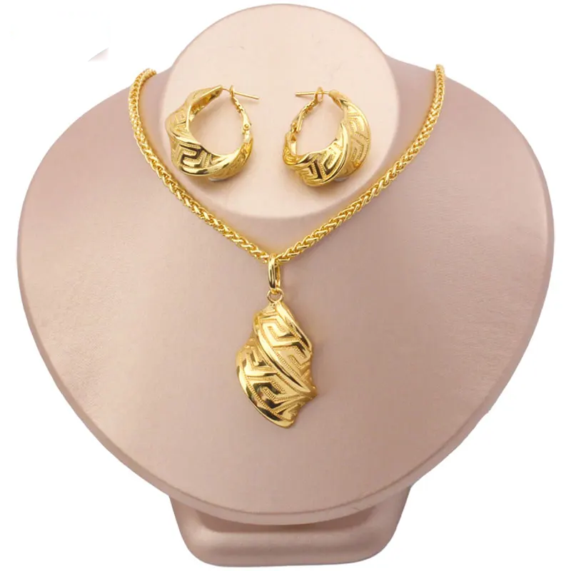 Dubai Women Golden Color  Necklace Clips Earrings Ring Bracelet Pendant African Bridal Wedding Jewelry Set With Chain