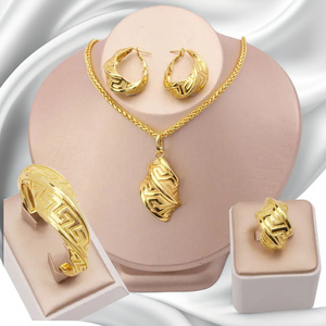 Dubai Women Golden Color  Necklace Clips Earrings Ring Bracelet Pendant African Bridal Wedding Jewelry Set With Chain