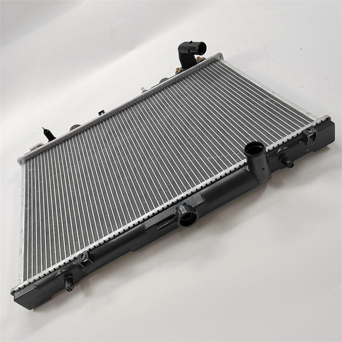 WLBTR Hot sale MN153206 Radiator For Chrysler Sebring Mitsubishi Eclipse Pajero Sport