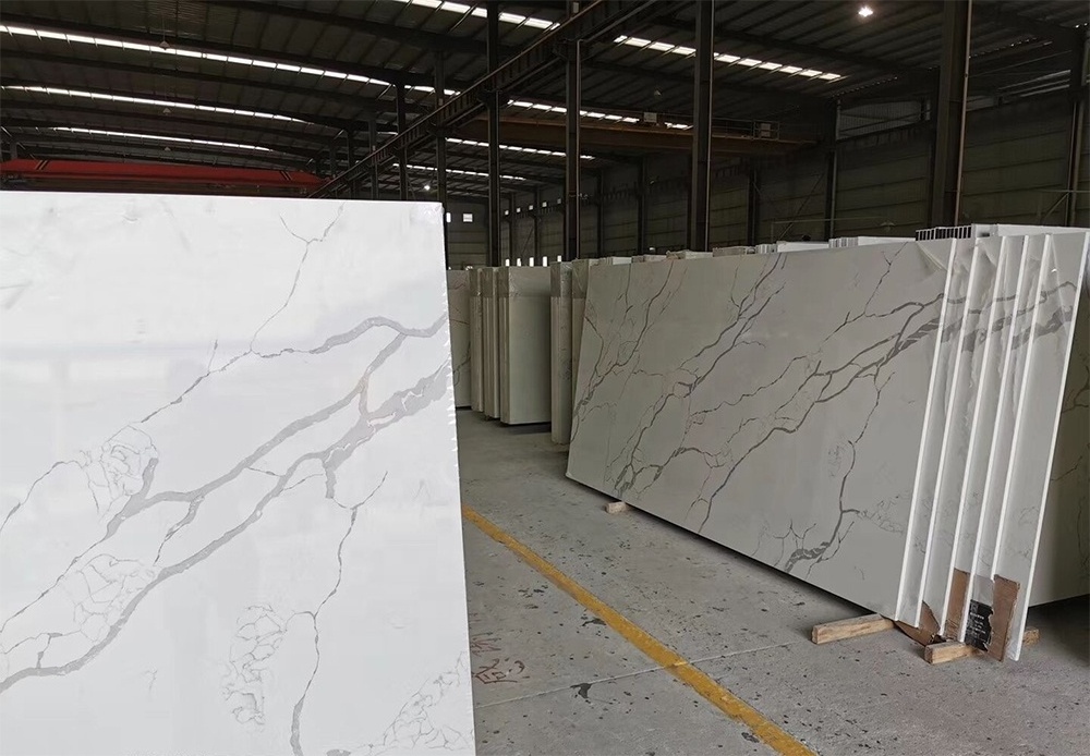 China Wholesale Cheap Gray Vein Calacatta Gold Quartz That Looks Like White Artificial Marble