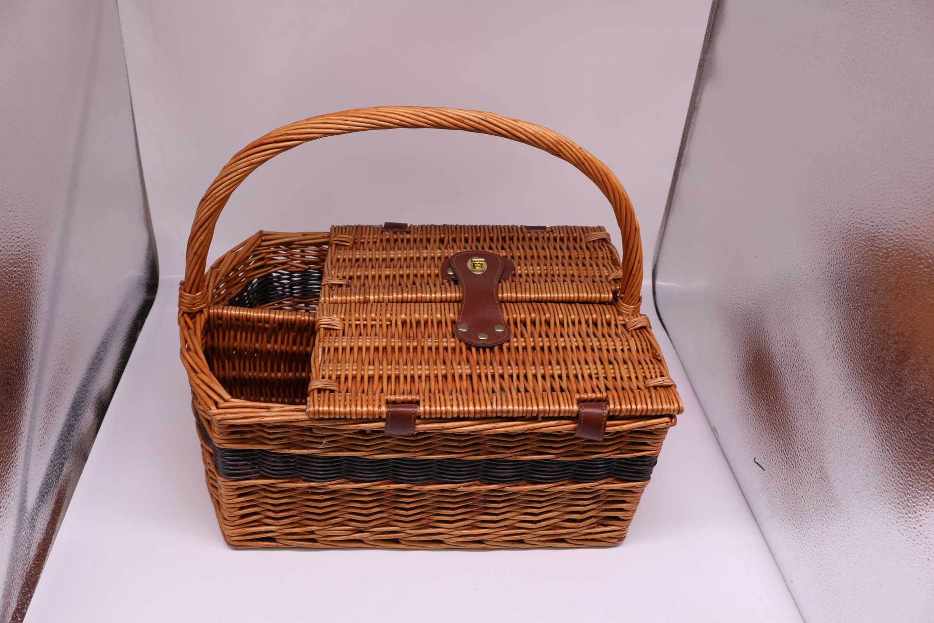 Rattan Picnic Basket Set with Insulated Liner and Waterproof Picnic Blanket Wine Pouch Large Wicker Picnic Hamper for Camping