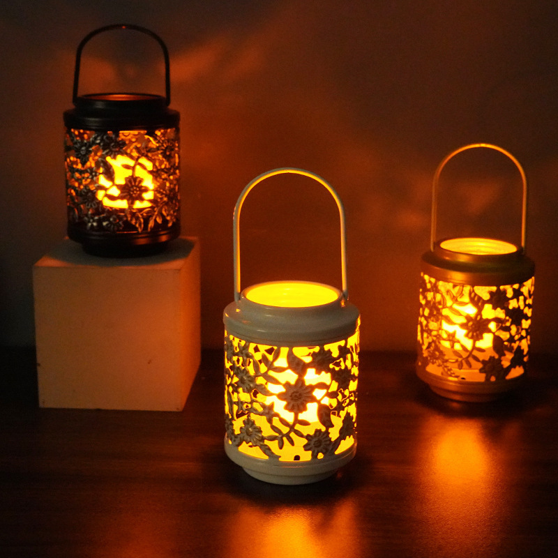 small metal Iron candle holder lantern portable hallow out cage Candle Stick Holder golden for Home party Decoration