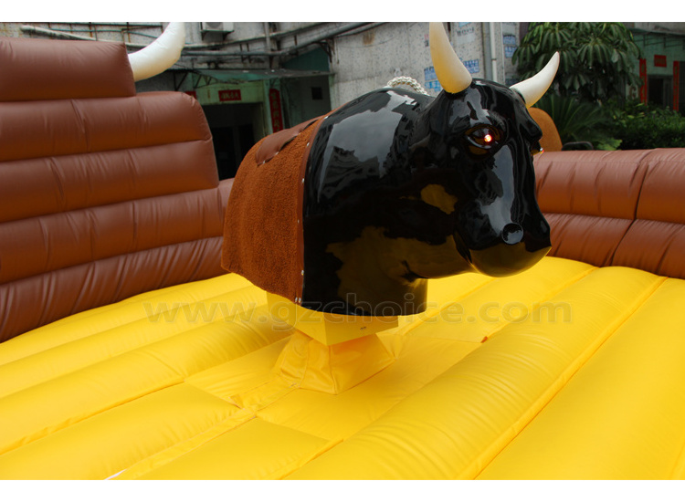 new arrival commercial outdoor crazy sport games inflatable bull riding machine rodeo mechanical bull for rental