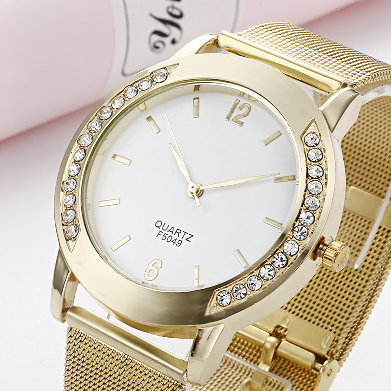 The spot!2021 Latest  Women's quartz watch  Geneva steel strap watch Men's and women's watch Rhinestone