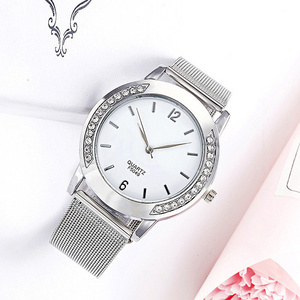 The spot!2021 Latest  Women's quartz watch  Geneva steel strap watch Men's and women's watch Rhinestone