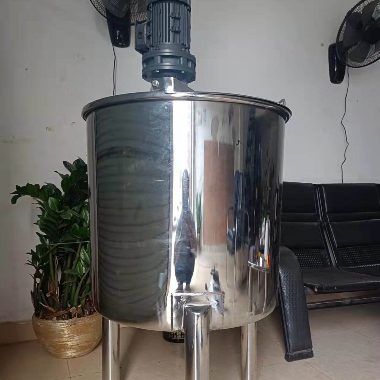 customize uncapping tank mini lipstick making machine