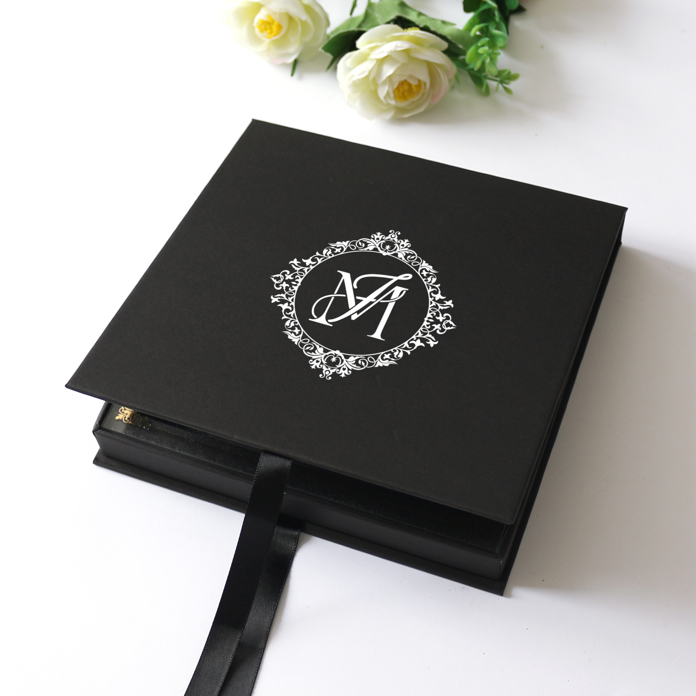 Suede Hardcover Invitation Boxes With Glass Wedding Invitation Card and velvet birthday invitation cars with RSVP cards