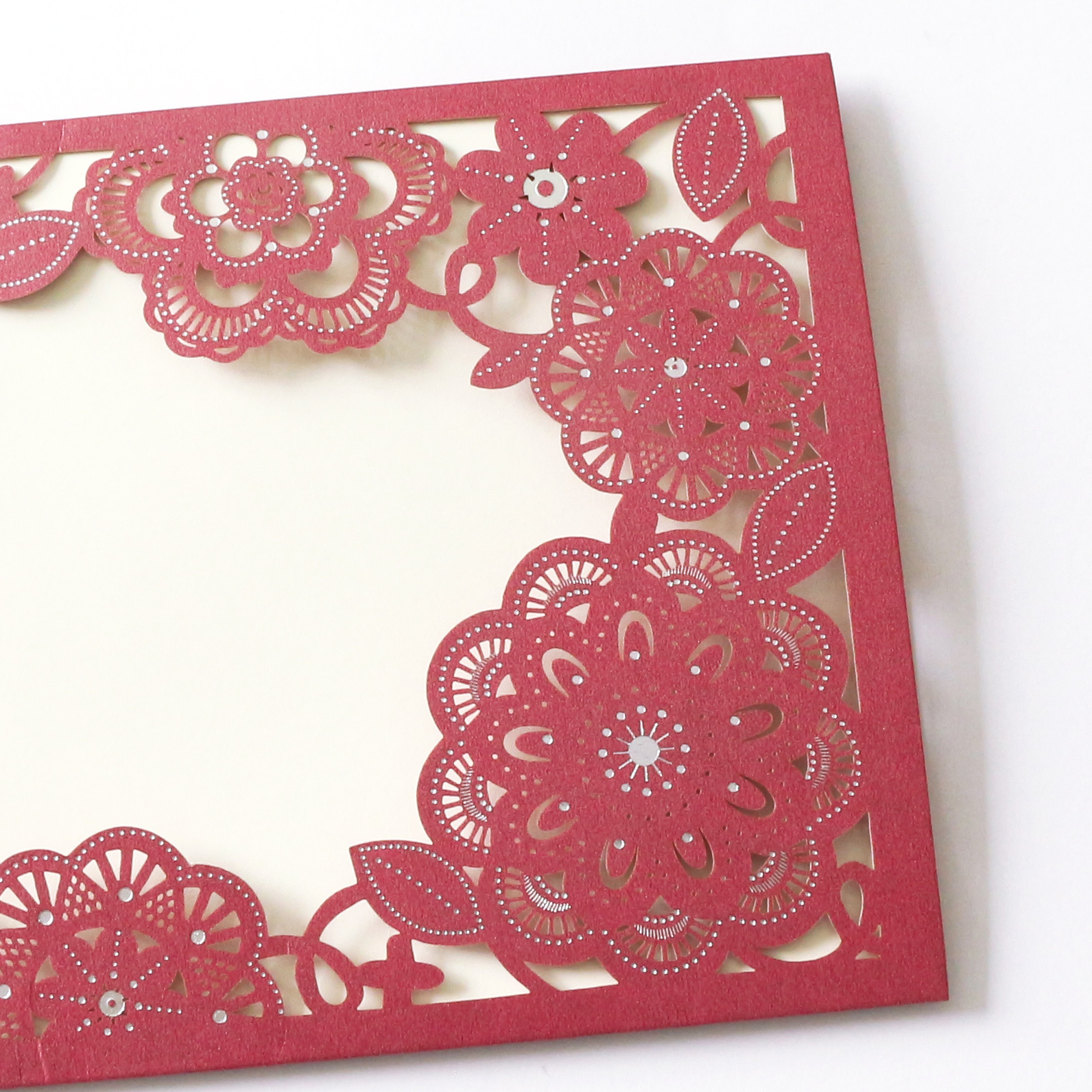 Deep Red Laser Cut Floral Pocket Greeting Cards with Envelope Customized Party Wedding Invitation Cards