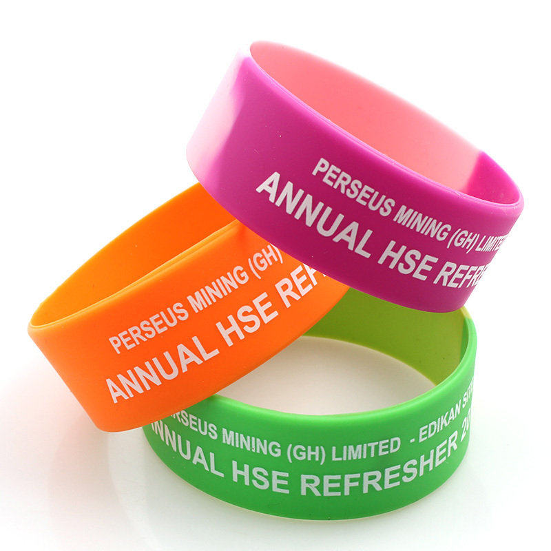 Hot sell customized glowing in dark silicone rubber bracelet wristbands for Events