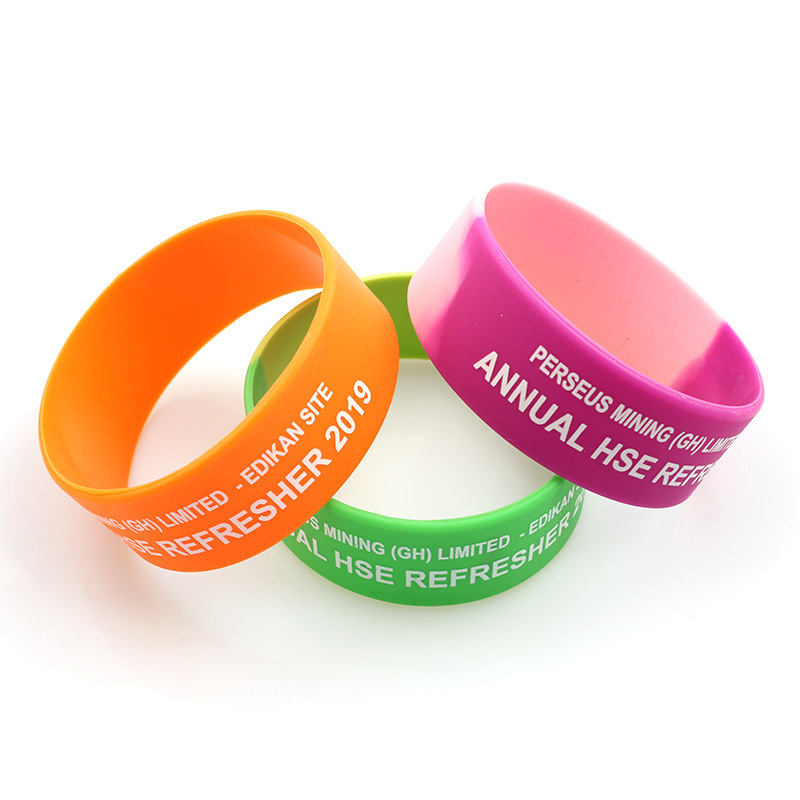 Hot sell customized glowing in dark silicone rubber bracelet wristbands for Events