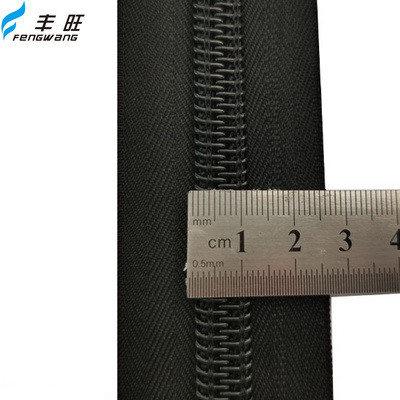 Guangdong Factory All Size Rpet Zipper 3# 5# 7# 8# 10# Custom Colorful Long Chain Roll Coil Nylon Zipper For Bags Pants