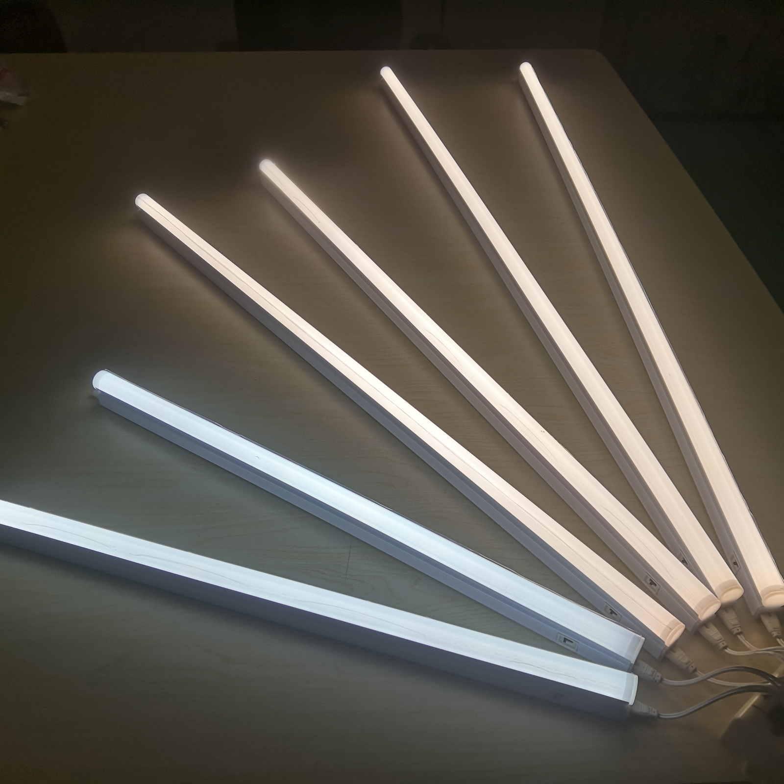 Direct Talk with Engineer LED Shop Lights 4 Foot LED Light Fixture LED Linear Fixture LED Tube Batten Light for Display Case