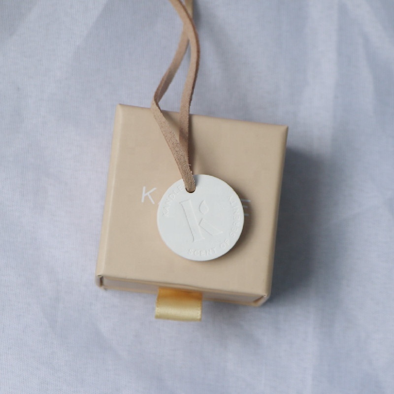 OEM Customized Mini Round Ceramic Gift Set Hanging Scented Essential Oil Fragrance Diffuser Plaster