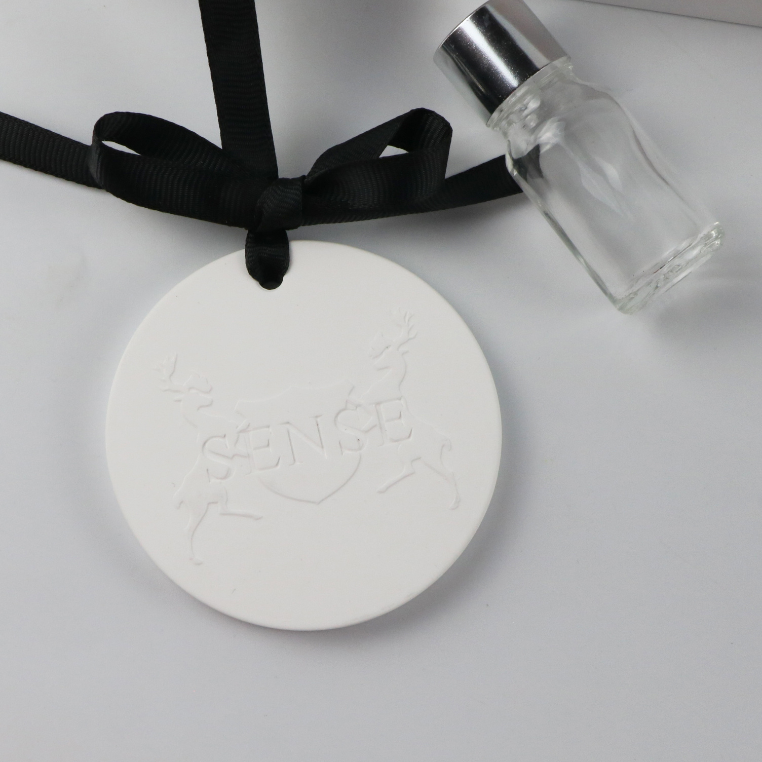 Logo Customized OEM Hanging Car Home Decoration Gift Box Packed Scented Ceramic Fragrance Oil Diffuser Freshener Aroma Plaster