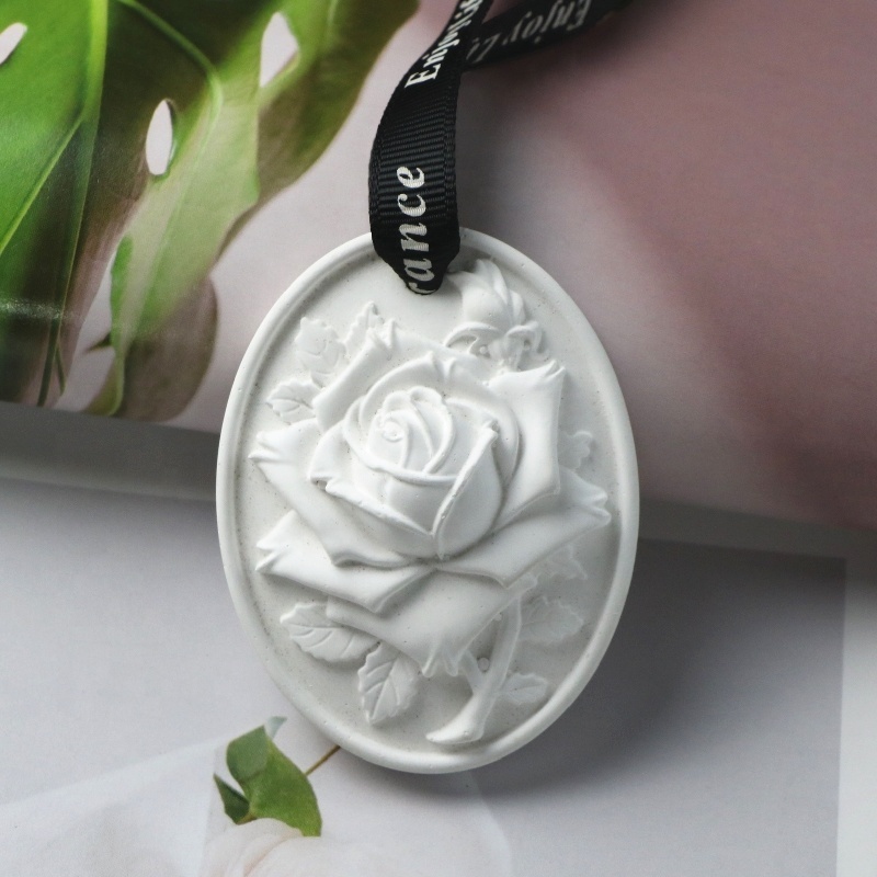 Hanging Ceramic Oval Rose Flower Diffuser Car Air Freshener Aroma Stone Pendant Scented Plaster Home Decoration Hanging Plaster