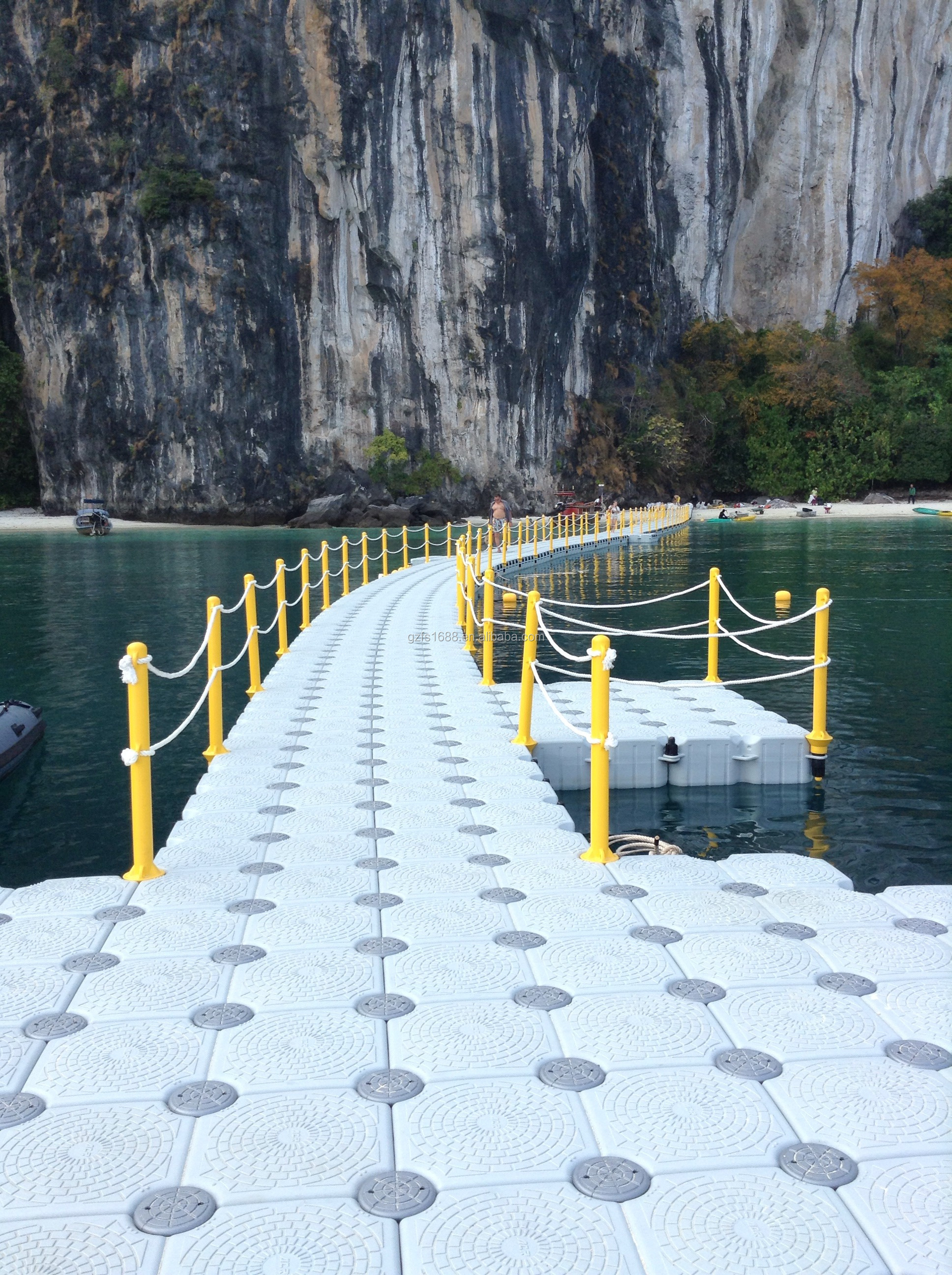 HDPE material single cube jet ski floating dock with bollard