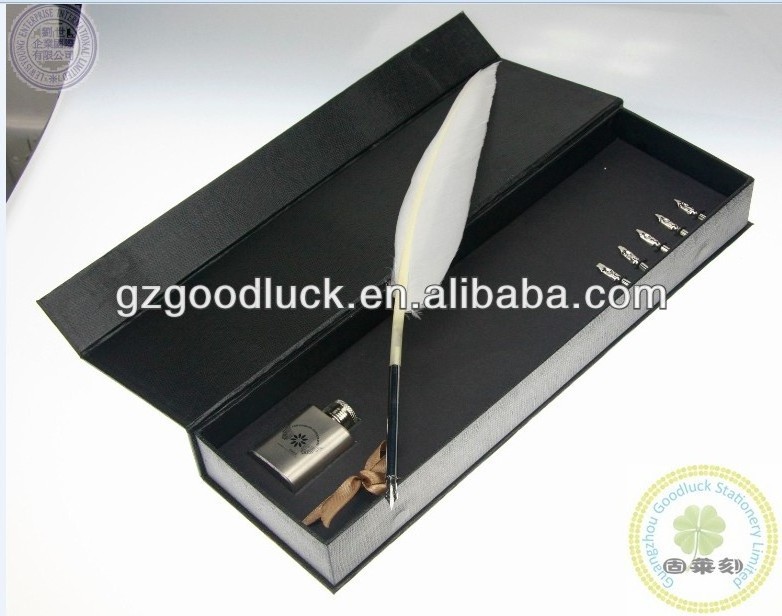 Fashion Design Wedding Decorations Feather Quill Pen Set/ Feather pen with glass inkwell