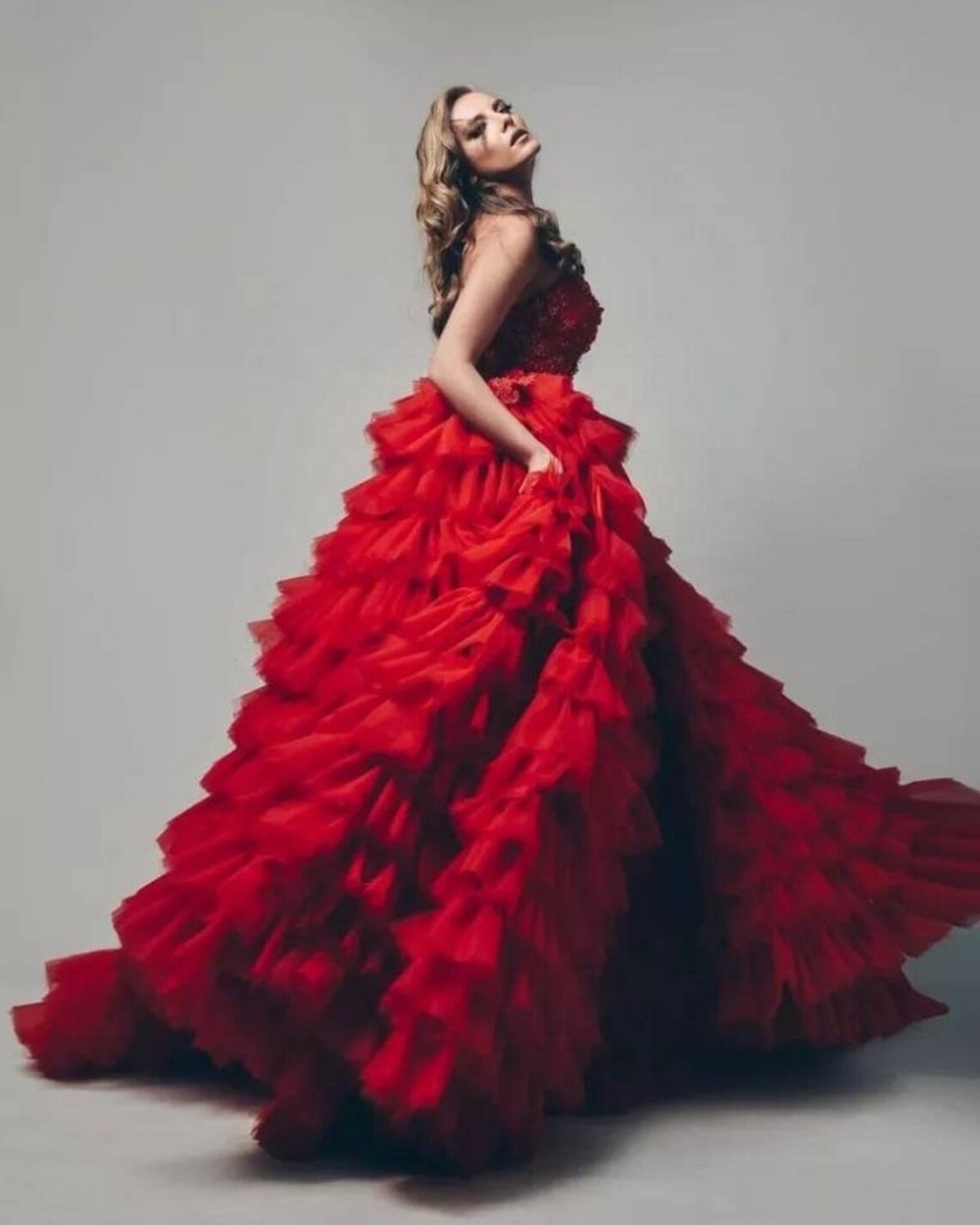 2023 Long Wedding Party Dress Bridal Red Dress Tulle Ball Gown Sweetheart Beads Custom Ruffles Vestidos de Prom Gowns for Women